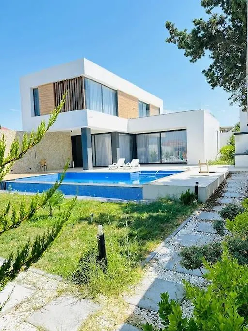Beautiful Villa With Sea & Pool Baku