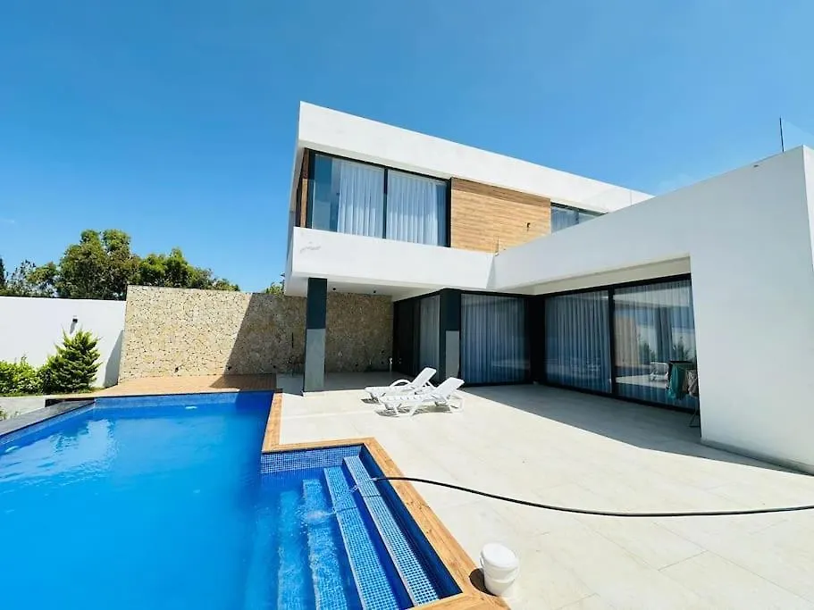 Beautiful Villa With Sea & Pool Baku